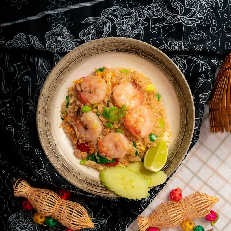 Plated Thai dish at Zab Bite, a Michelin-recommended Thai restaurant in Vancouver